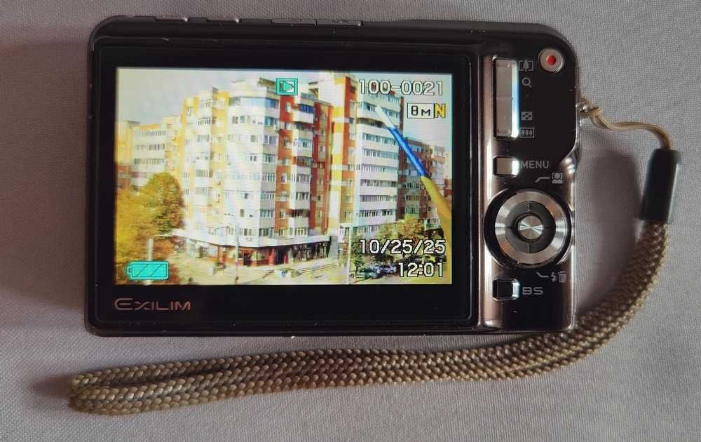 Casio ELIXIM 8.1MP, zoom 3X (ca nou!)