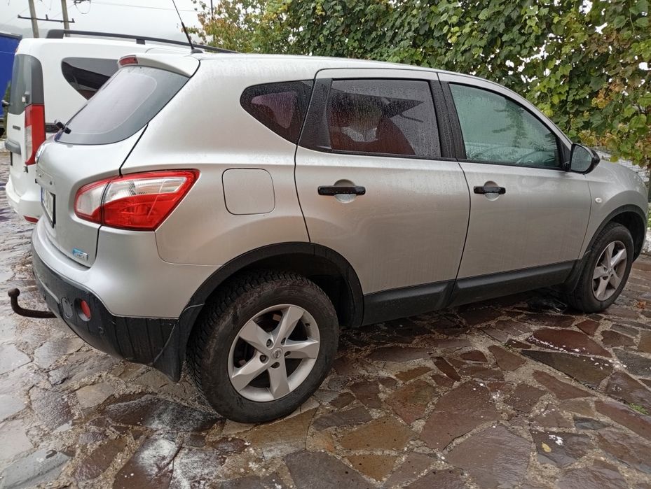 nissan qashqai an 2010