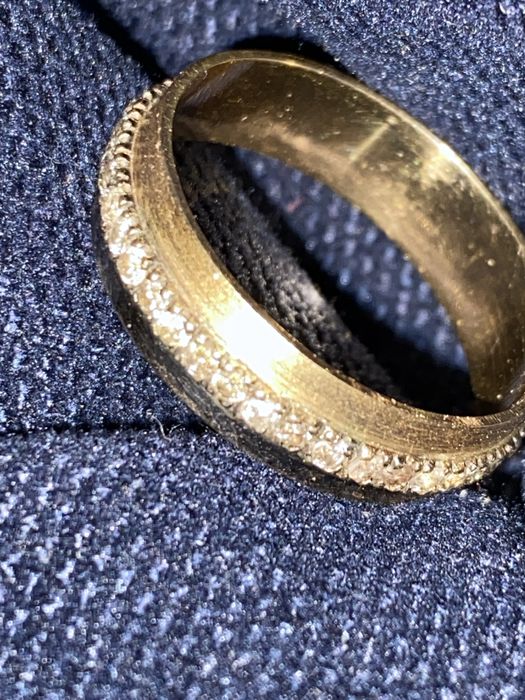 Златен пръстен с цял ред ЕСТЕСТВЕНИ ДИАМАНТИ