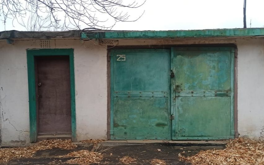 Продам гараж. И подсобное помещение. Смаилова 9.