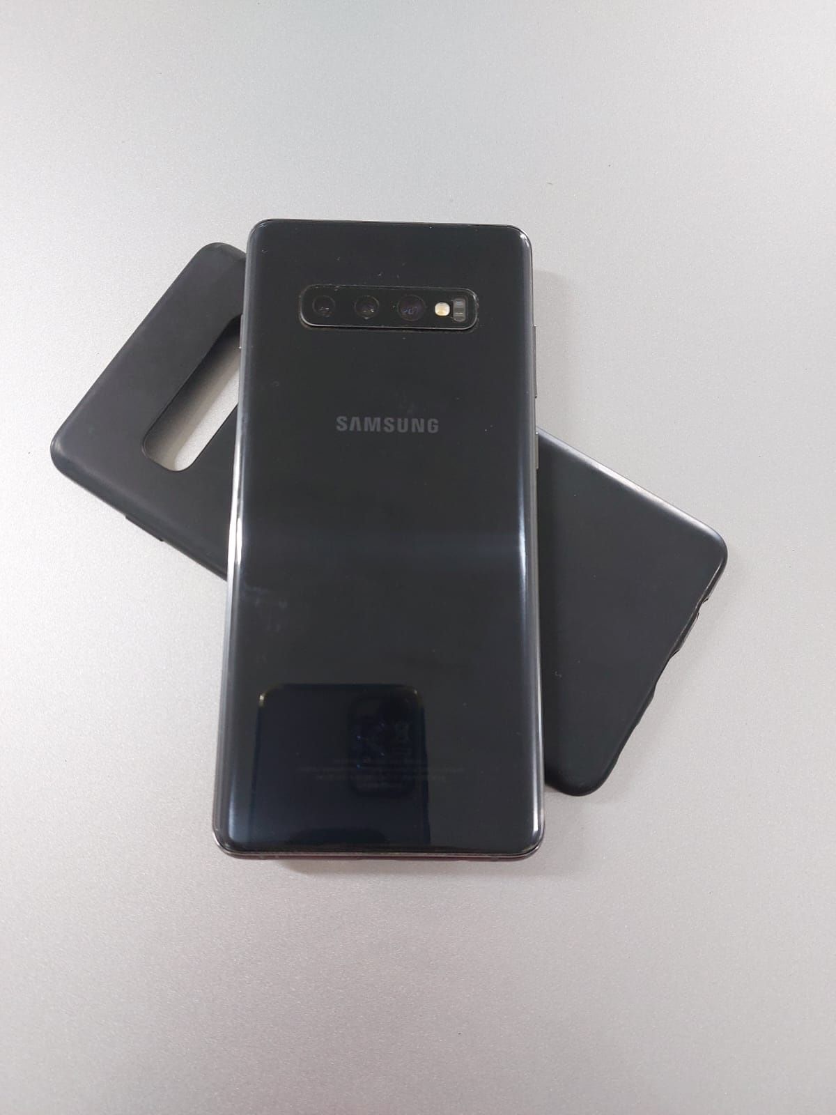 Vand samsung galaxy s10 plus nou