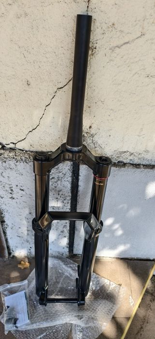 Нова Вилка Rockshox ZEB Base Rush RC 29" DebonAir+ 160mm 15x110mm
