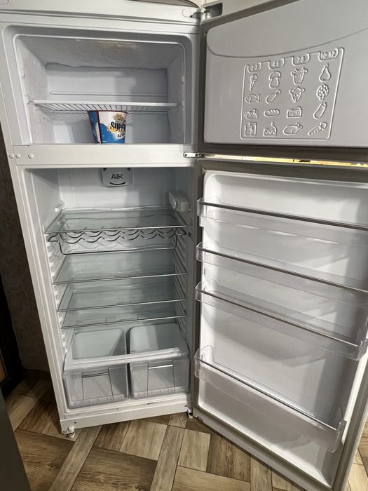 Hotpoint Ariston frigider perfect functional