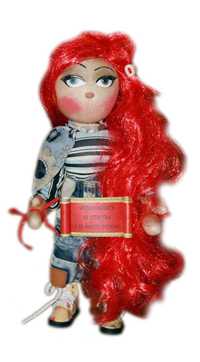 Сувенирна кукла "Червенокоска"
