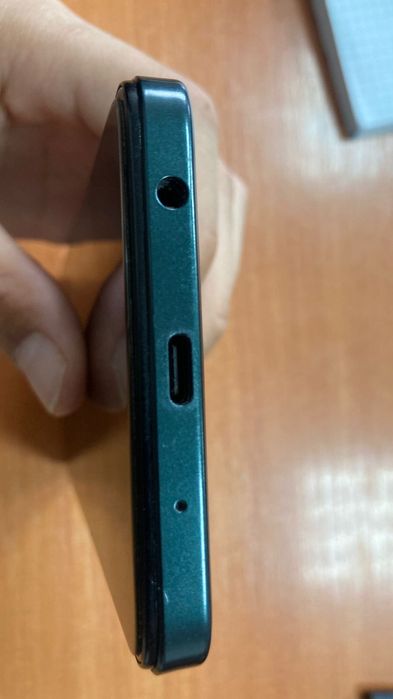 Vivo Y04 256гб торг есть