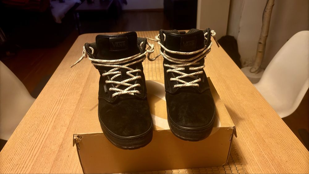 Продавам Vans OTW Hi естествен велур и кожа - 43 номер - 50 лв.