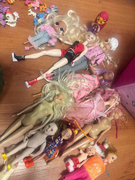 Lot păpuși  ca noi