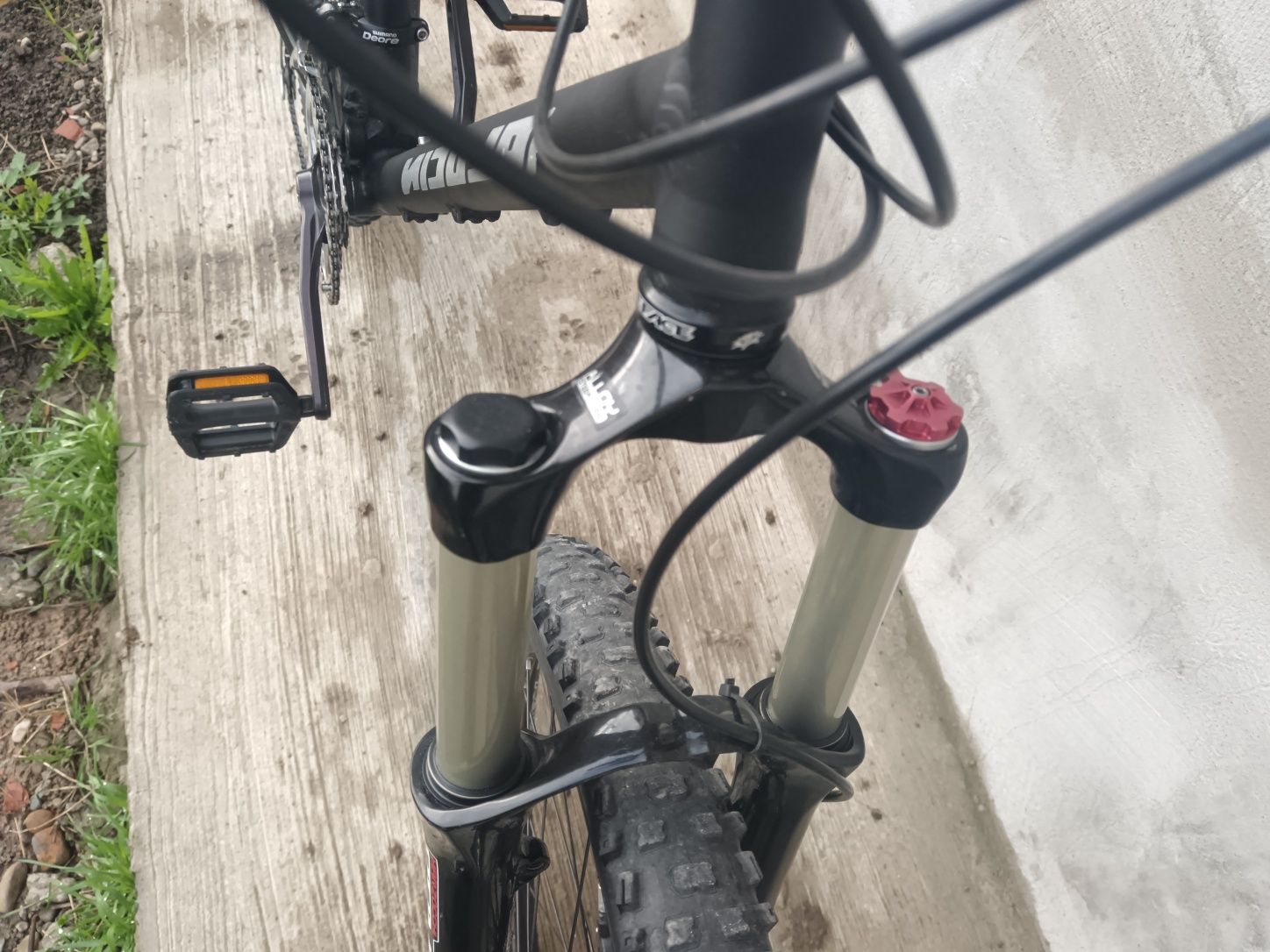 Bicicleta Nicolai full suspensii pe aer