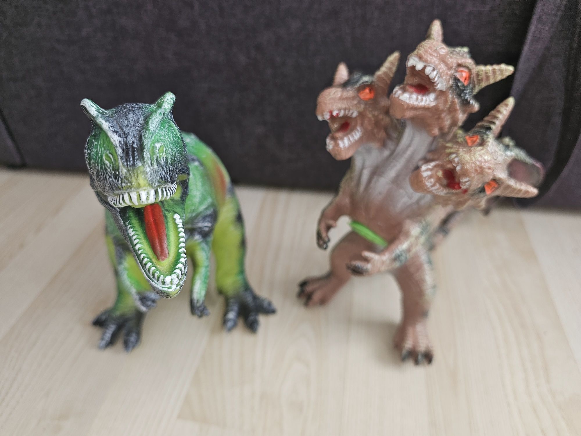 Dinozauri mari cu sunete