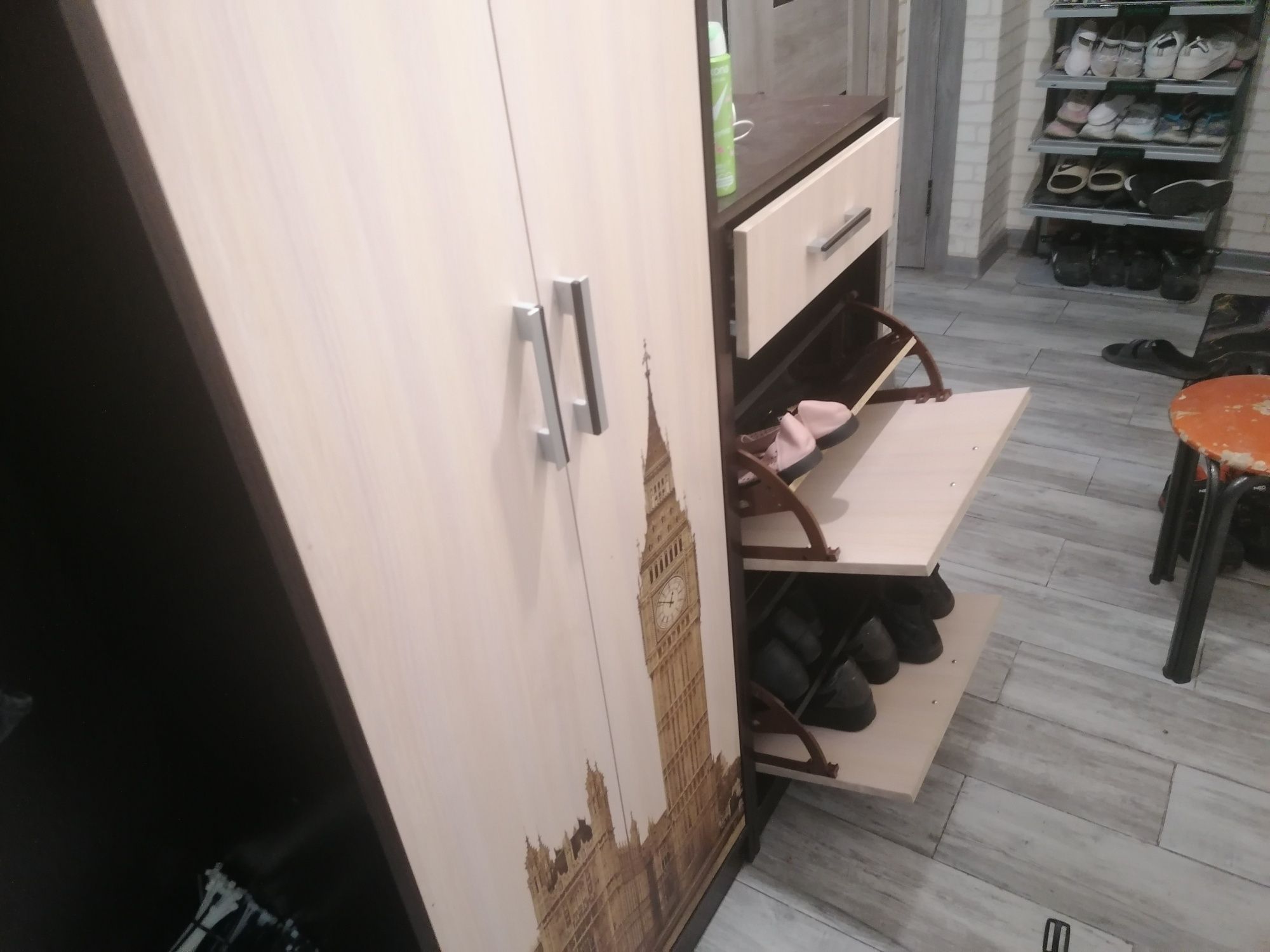 Прихожая мебел продаю