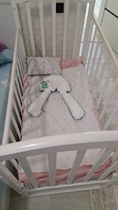 Кровать состояние хорошее белый цвет