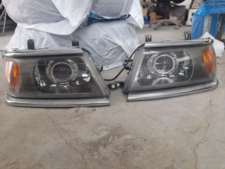Продам фары на Монтеро Спорт