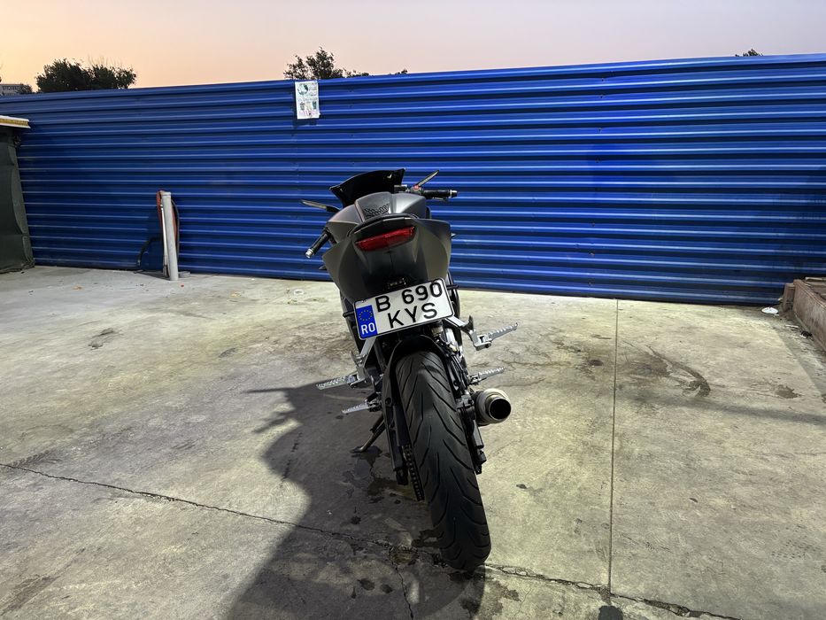 Motocicleta YAMAHA YZF R125 cc