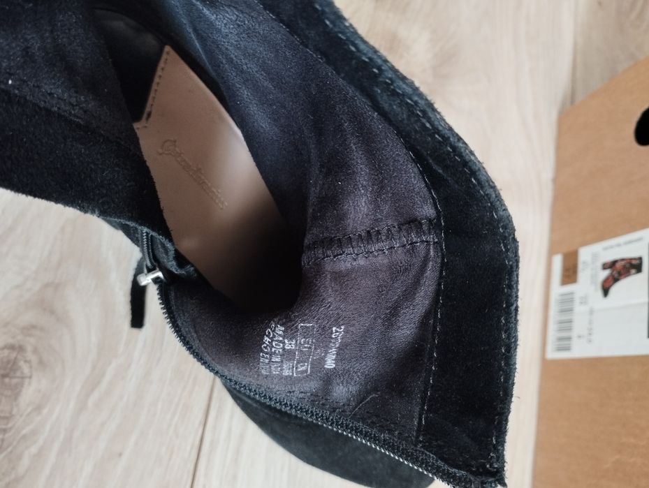 Симпатични боти от естествен велур, с бродерия, Stradivarius