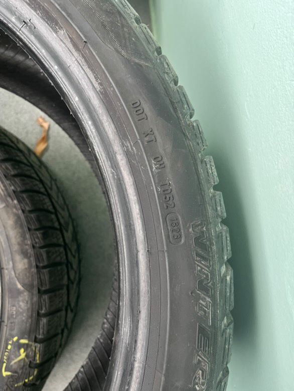 Зимни гуми PIRELLI SOTTOZERO3 275/35/21 23г