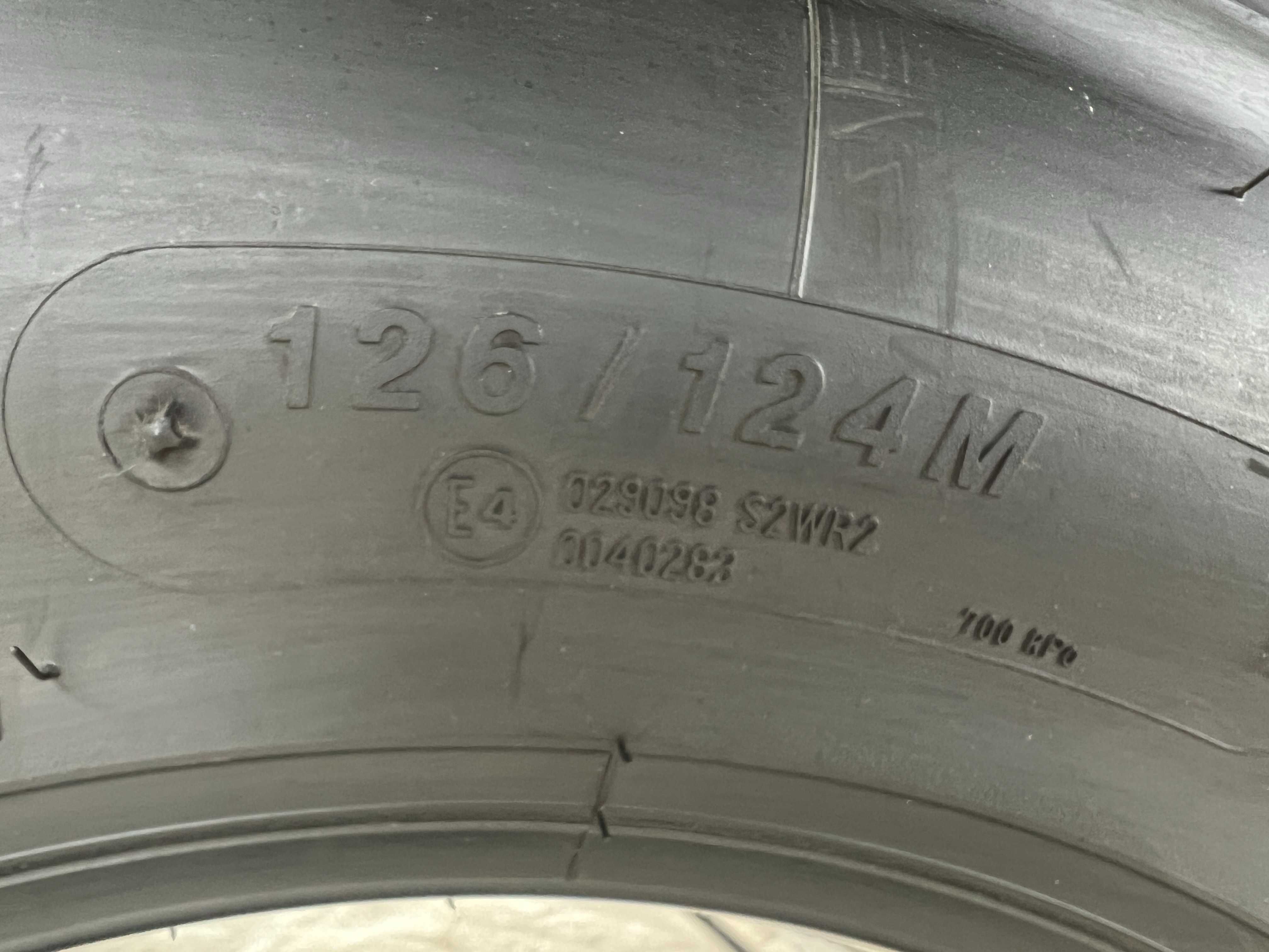 1 товарна гума 215/75R17.5 Firestone FD611 126/124M M+S 12PR DOT3522