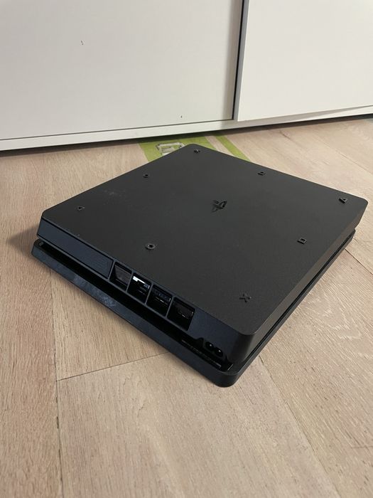 Playstation 4 slim 500gb HDR JET BLACK