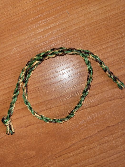 Ръчно плетени гривни