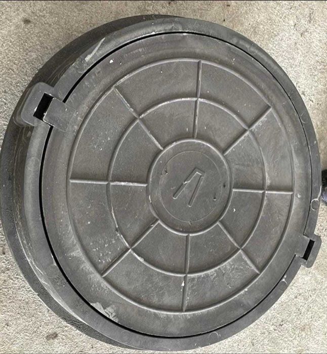 Канализационный люк