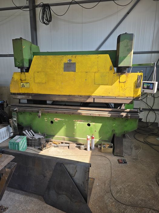 Абкант 100 тона CNC управление, 3000 мм