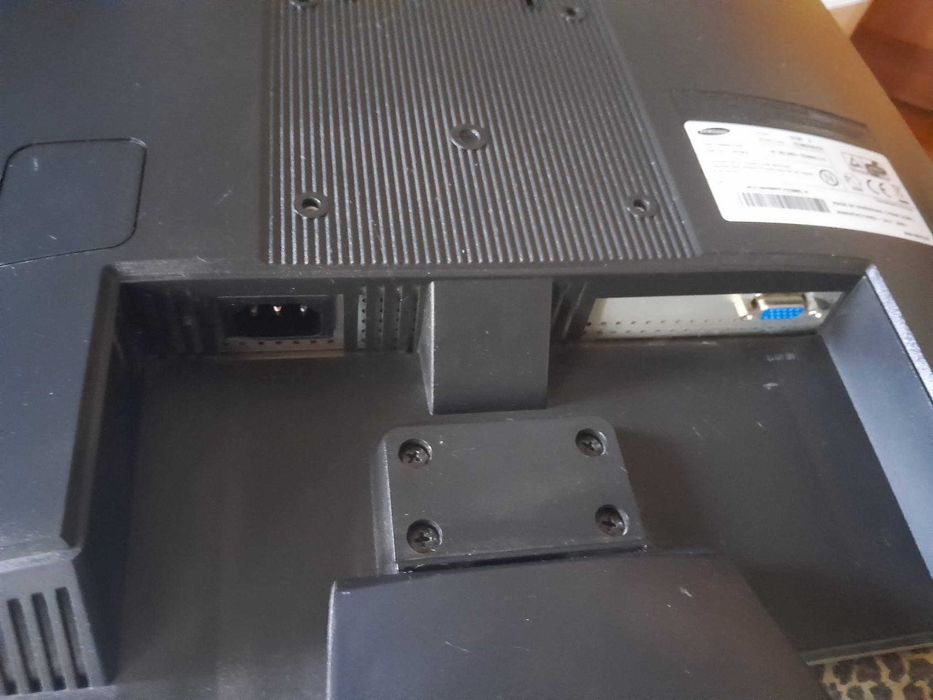 Monitor LCD Samsung SyncMaster 913N - 19" - Functionare perfecta