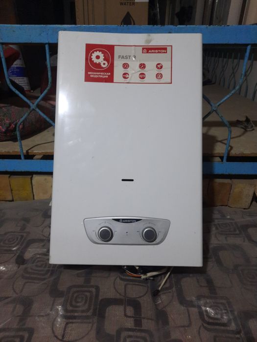 Продается Аристон 14л, нерабочий