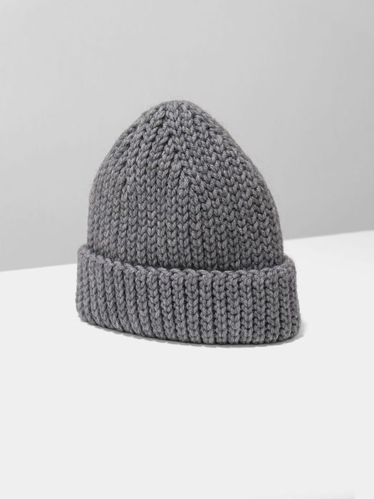 Шапка Бини, связана в ручную