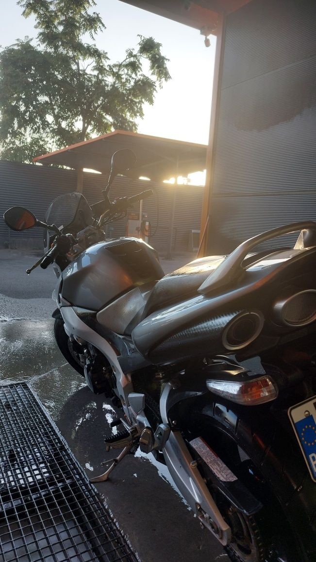Suzuki GSR 600 2006