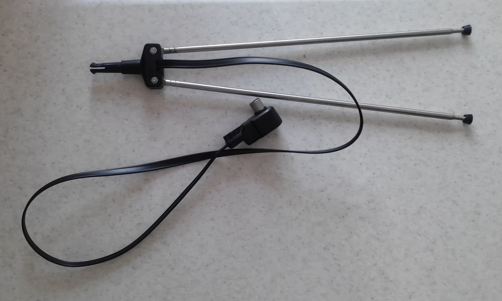 Антенна  для телевизора комнатная  б/у