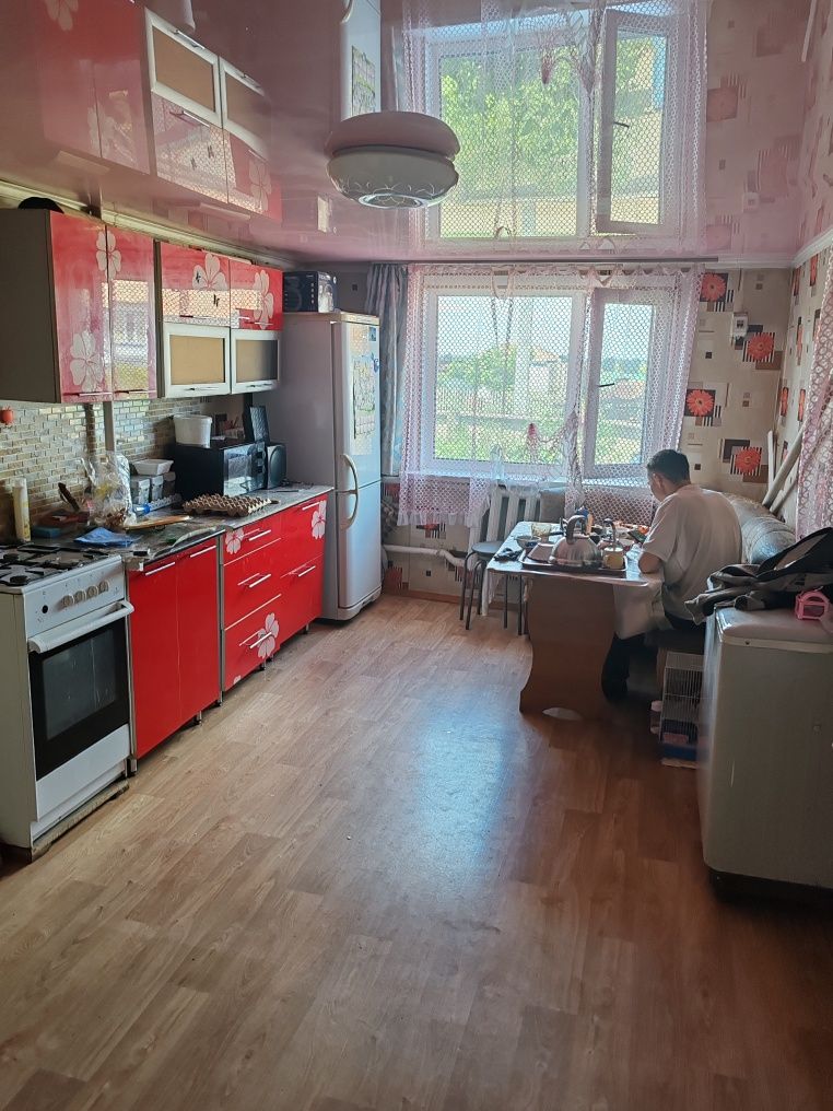 Срочно, продаётся дом, удобен для хозяйства,.