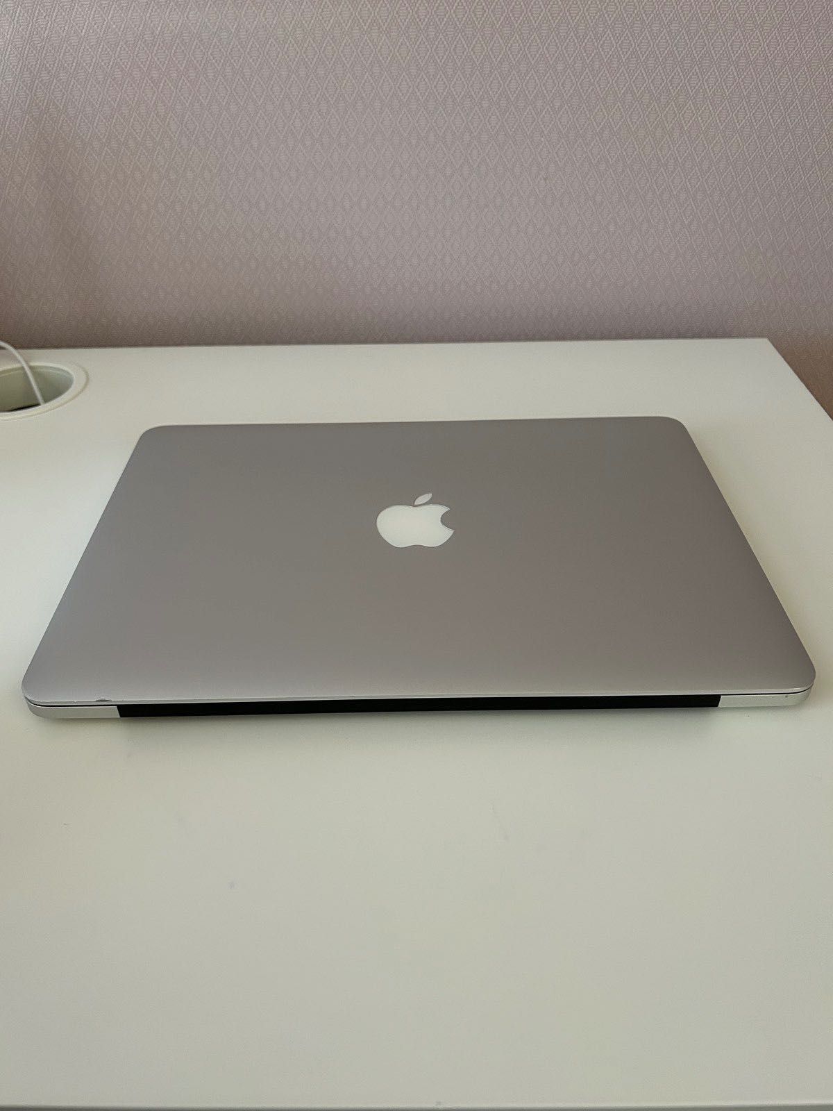 MacBook Pro (13" 256GB SSD 8GB Ram Mid 2014)