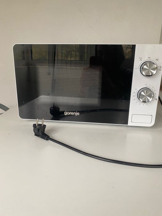 Vând cuptor cu microunde!