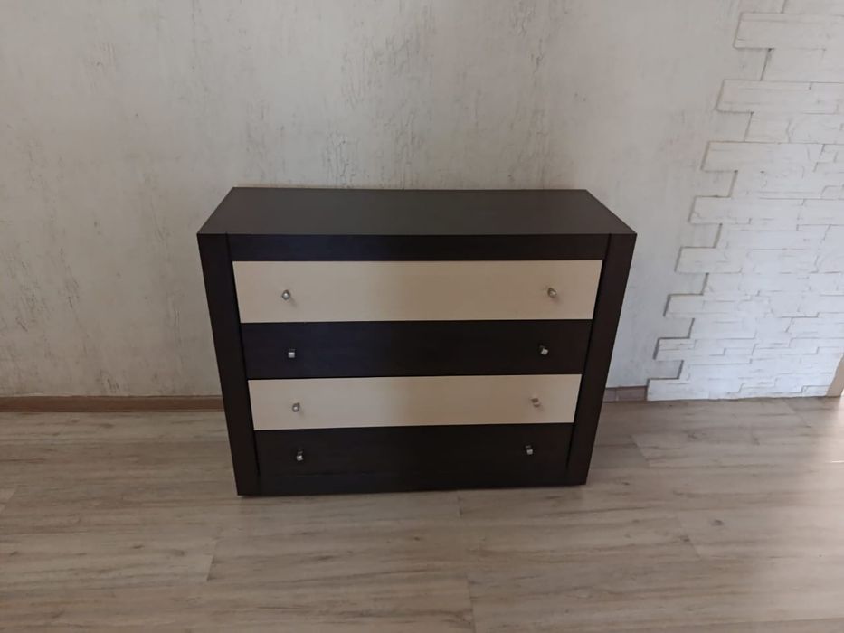 Продам комод в отличном состоянии .