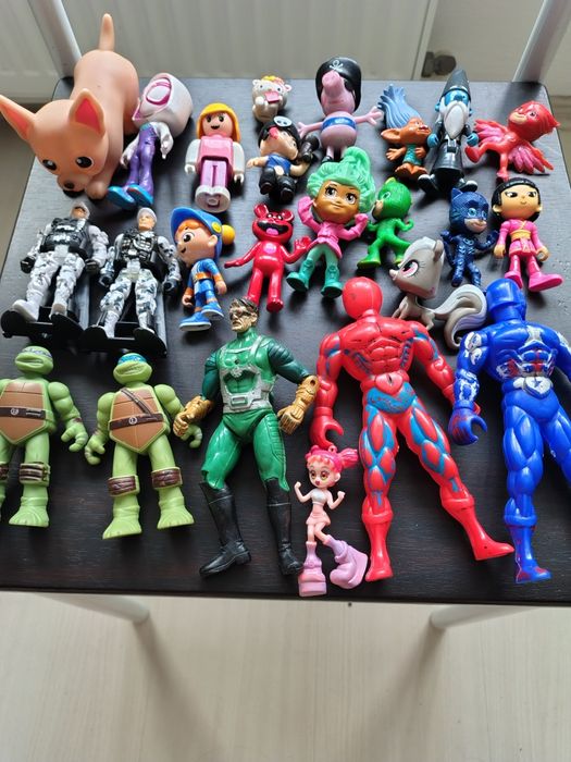 Vind jucărie ptr băieți.