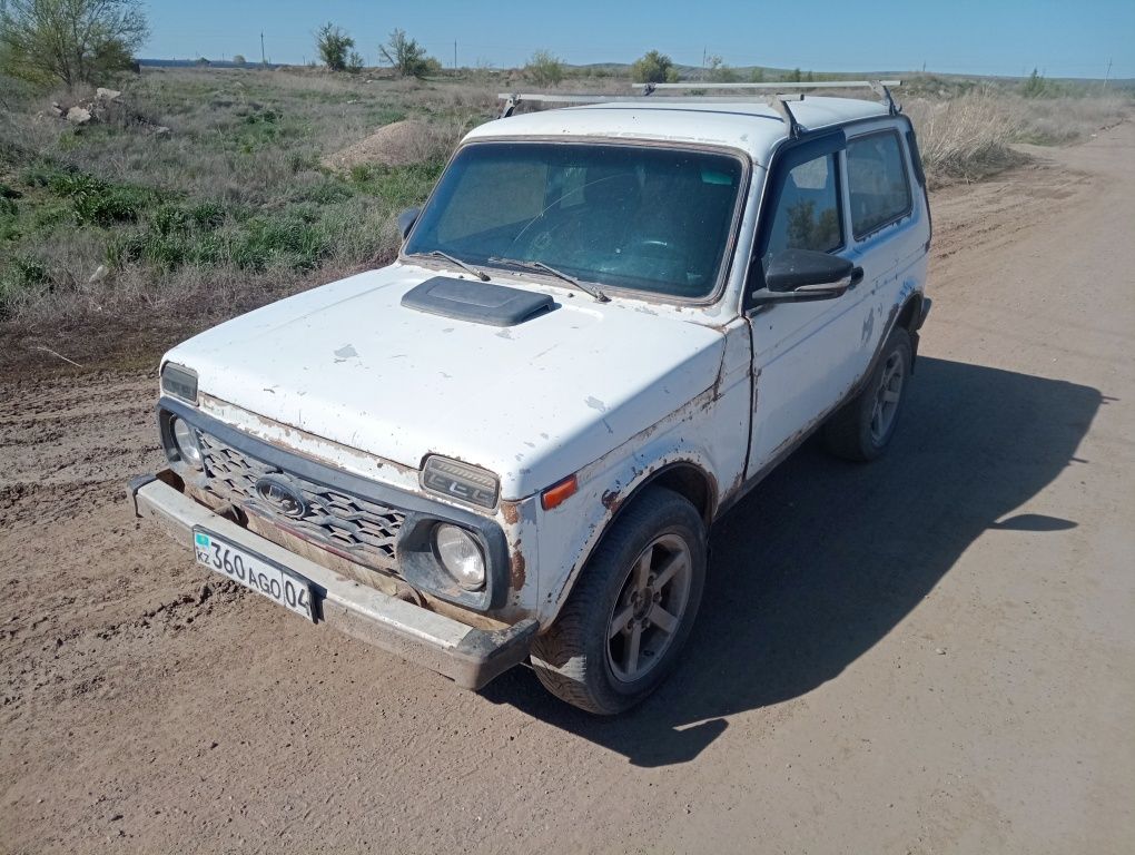 Продам ниву по запчастям