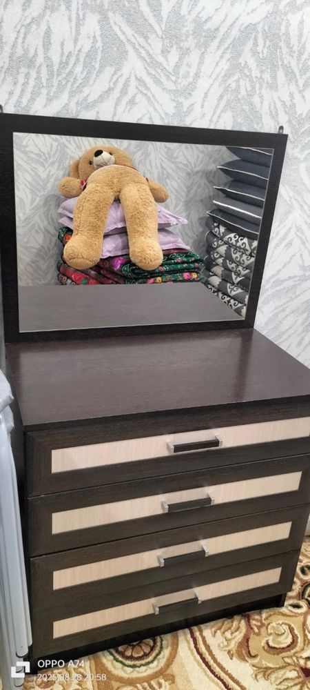 Уголок с комодом