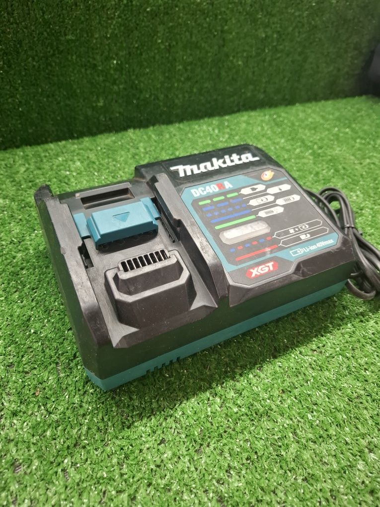 Бързо зарядно на Makita DC40RA, 40 волта