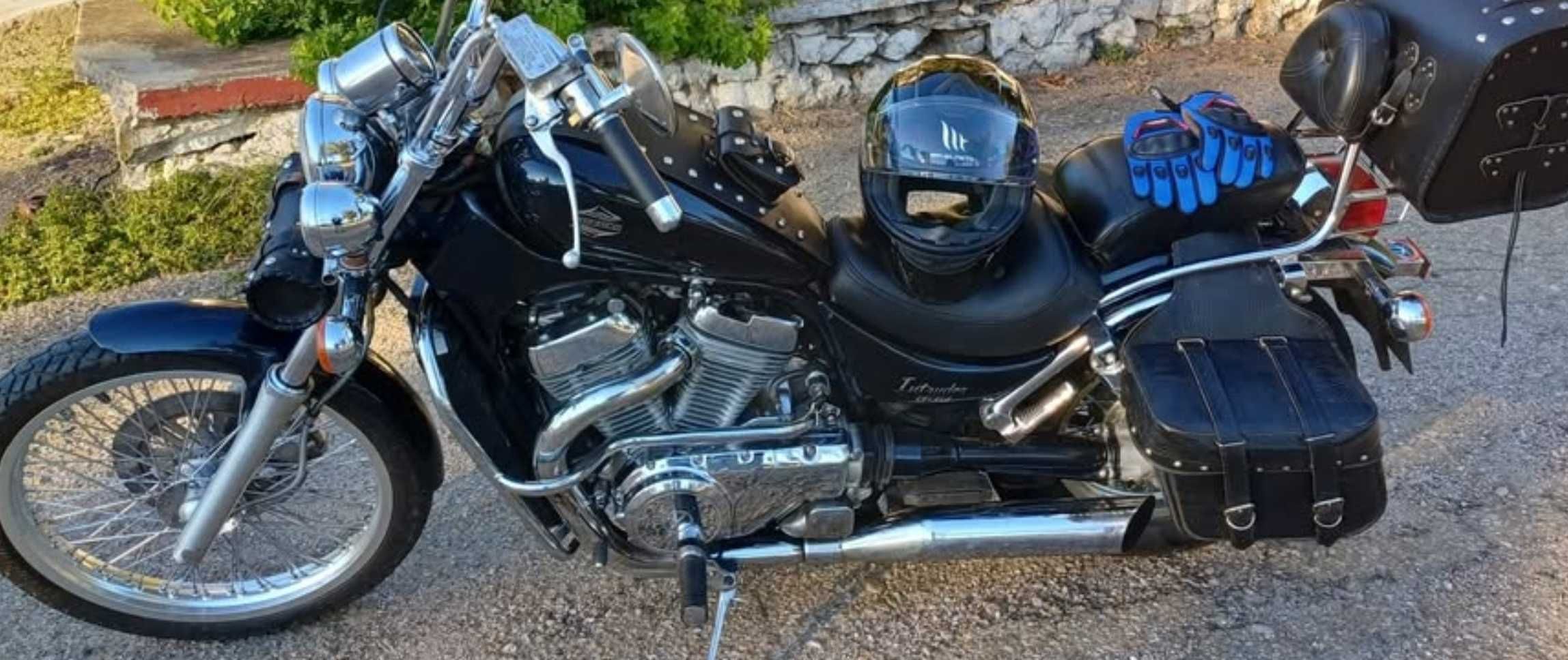 Suzuki Intruder VS 800 Suzuki Intruder