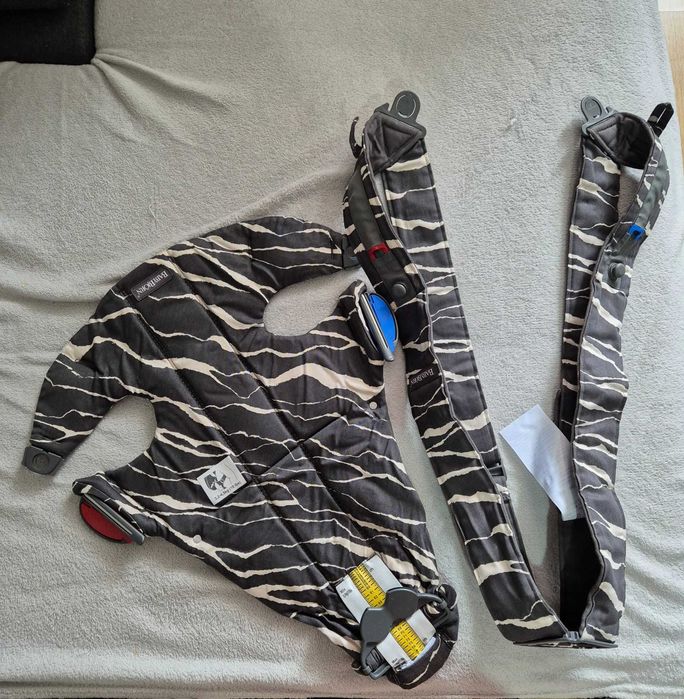 Marsupiu pentru bebelusi BabyBjorn Mini - multiple pozitii - bumbac