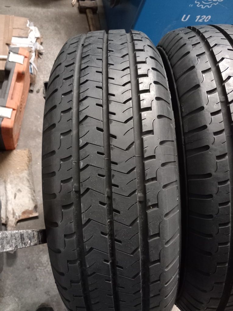 205 65 R 15 Uniroyal vara