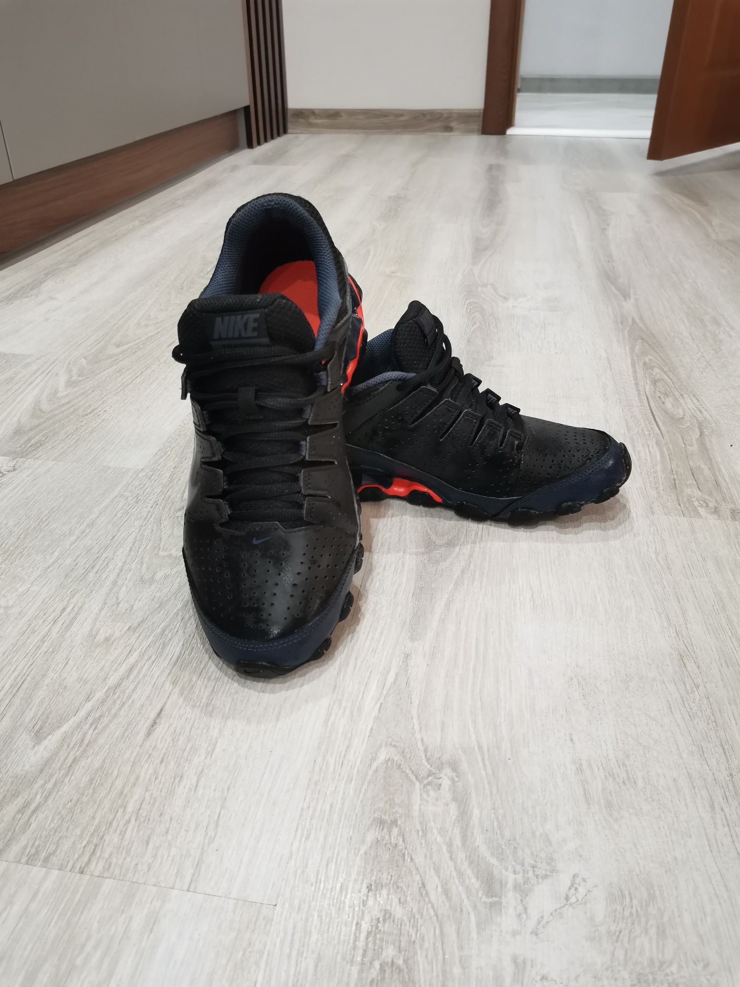 Маратонки nike 41 номер
