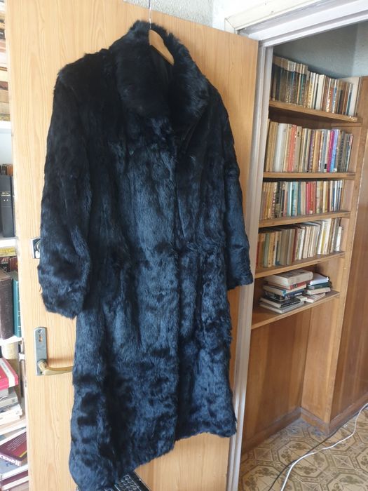 Haina din blana naturala, impecabila