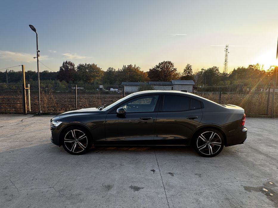 Volvo S60 2021 R Design/full led/keyless/camera/distronic/lane/side