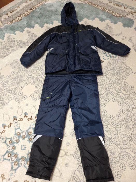 Қысқы спец куртка шалбарымен сатылады