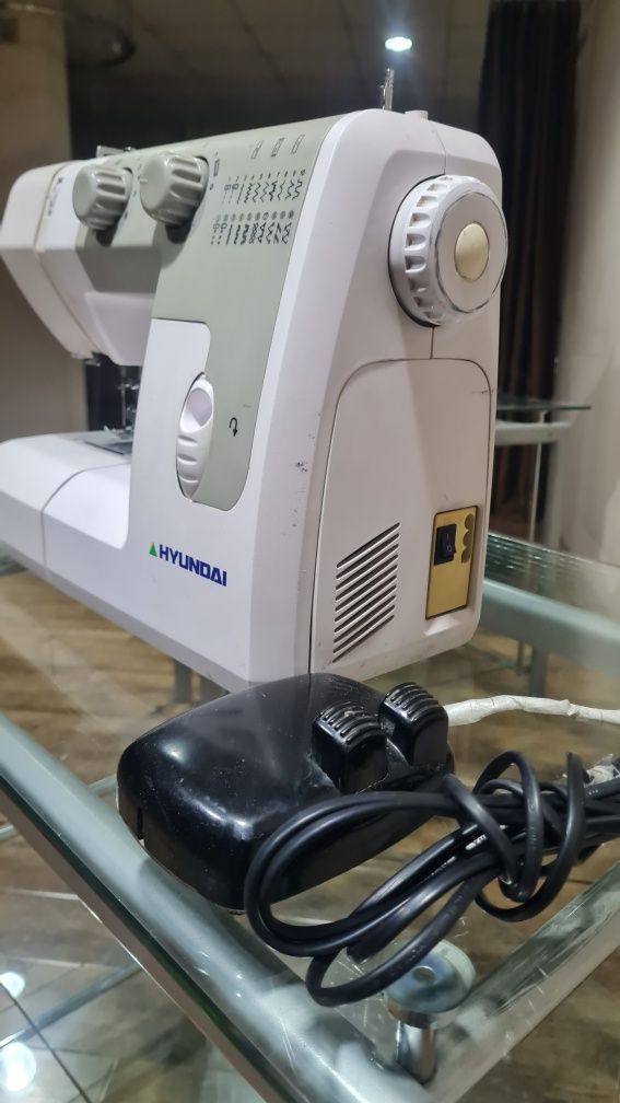 Mașină de cusut Hyundai