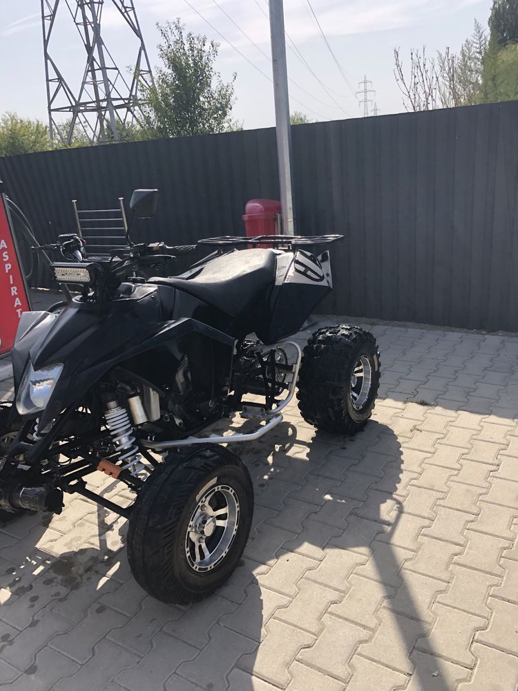 Vand atv 300 pentru