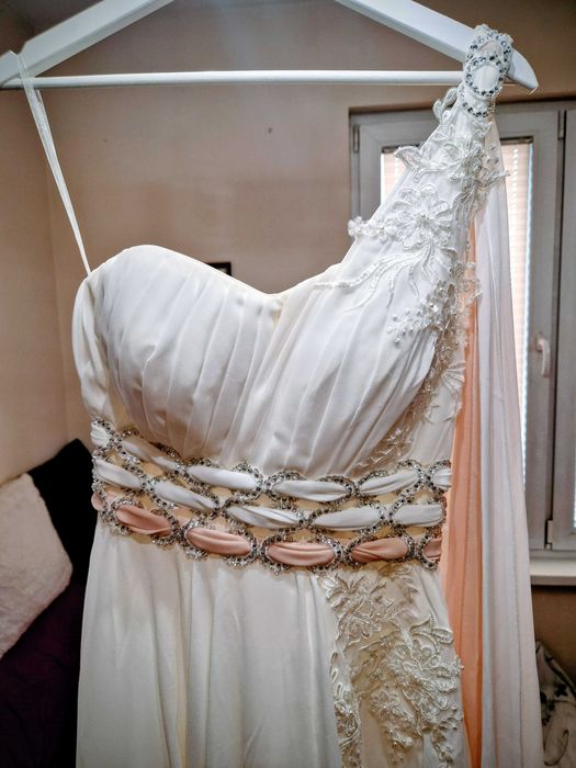 Дизайнерска булчинска/вечерна рокля по поръчка