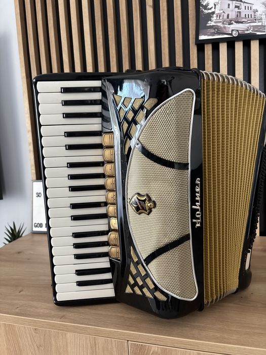 Acordeon Hohner Lucia 4p cu 96 de basi