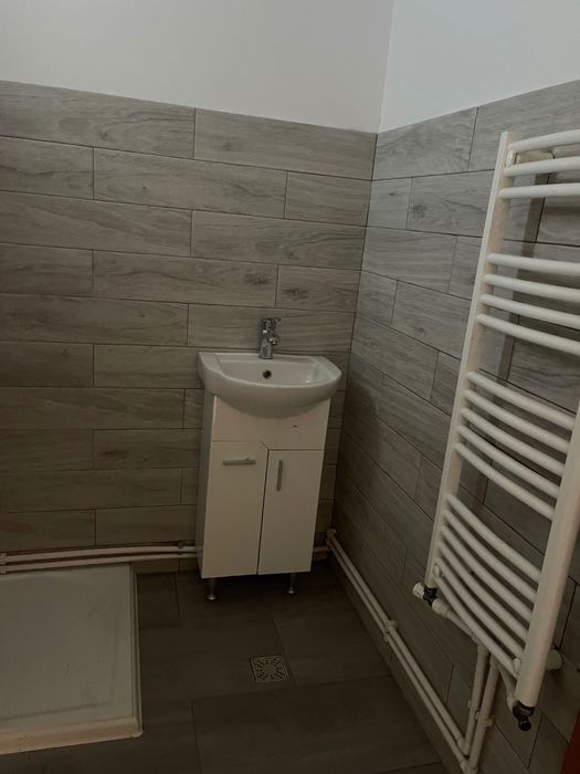 Apartament de vânzare , recent zugrăvit