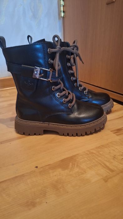 Осенние сапоги и кеды